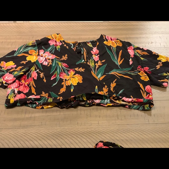 SHEIN 2 piece outfit. - Picture 1 of 2